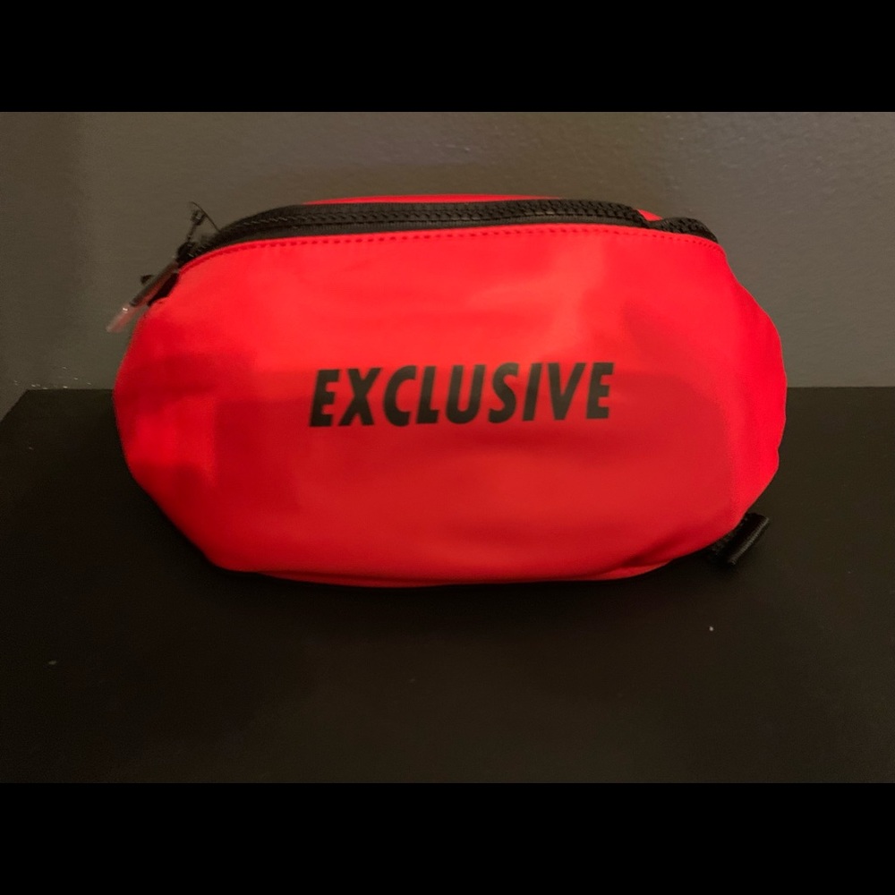 Exclusive Graphic Fanny Pack